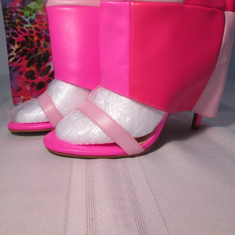 Pink Fold Over Shark Boots Parrish Cape Robbin NIB Sz 6.5 - Picture 4 of 11